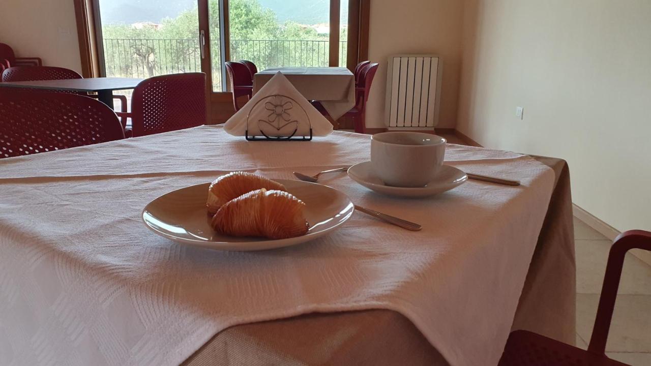 Agriturismo Corte Degli Ulivi カポテッラ エクステリア 写真