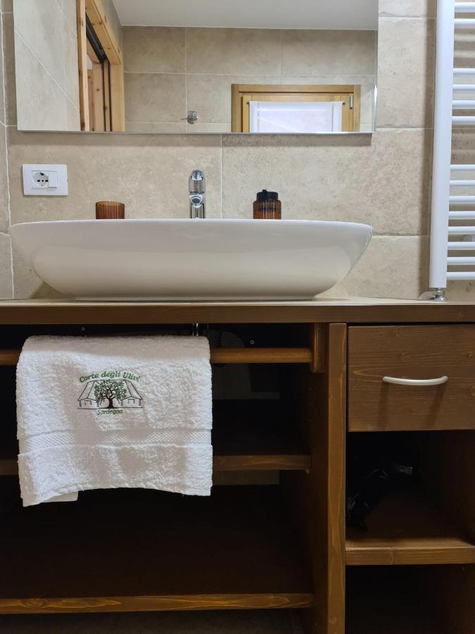 Agriturismo Corte Degli Ulivi カポテッラ エクステリア 写真