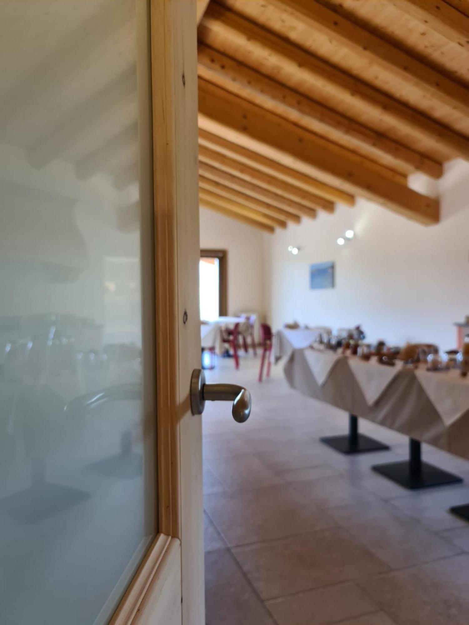 Agriturismo Corte Degli Ulivi カポテッラ エクステリア 写真