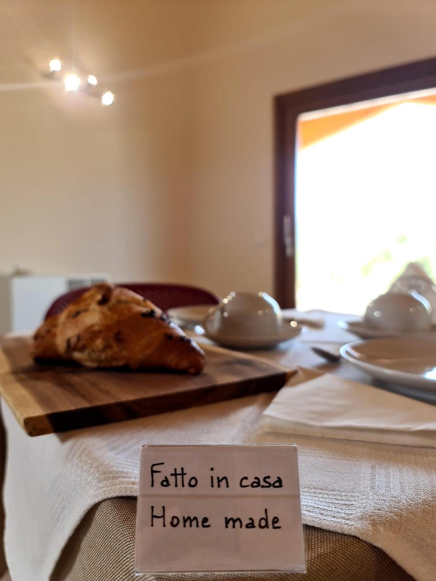 Agriturismo Corte Degli Ulivi カポテッラ エクステリア 写真